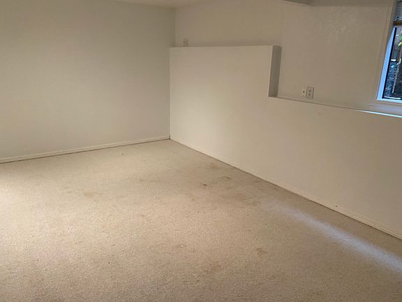5th image of 2723 NE 110th St #A