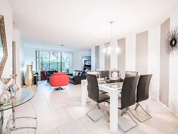 3rd image of 5153 Floria Dr APT A