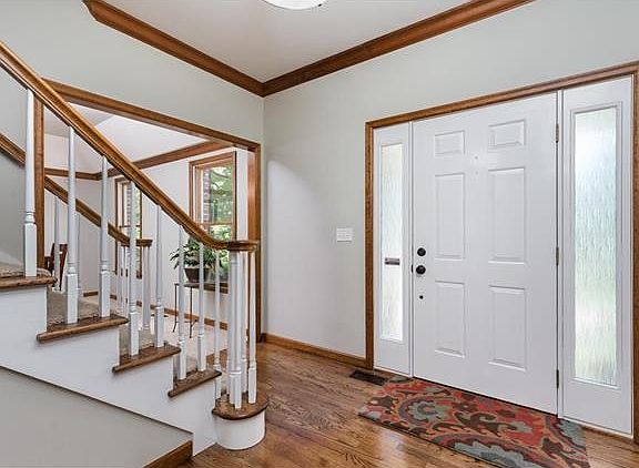 2nd image of 105 Greenbriar Estates Dr