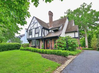 1115 Beverly Hill Dr, Cincinnati, OH 45208