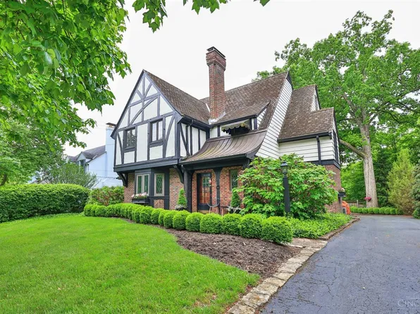 1115 Beverly Hill Dr, Cincinnati, OH 45208