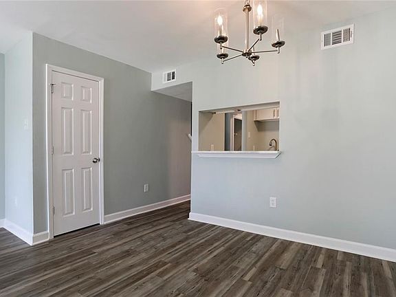 5th image of 105 Parkview Blvd #105