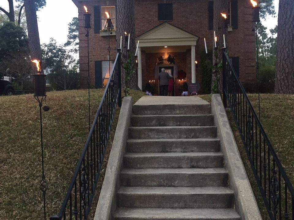 1st image of 502 Elmwood St
