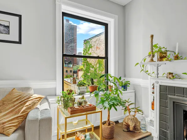 72 East 93rd Street image 2 of 16