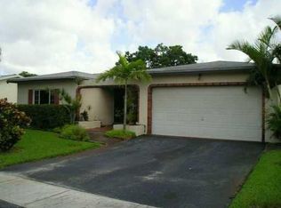 8810 NW 5th St, Pembroke Pines, FL 33024