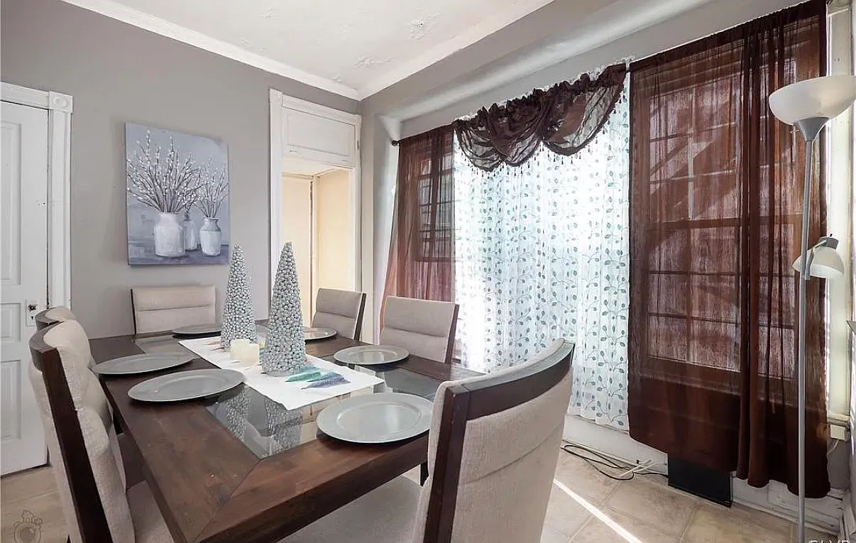 4 bed, 1200 sqft, $1,650 — Photo 2