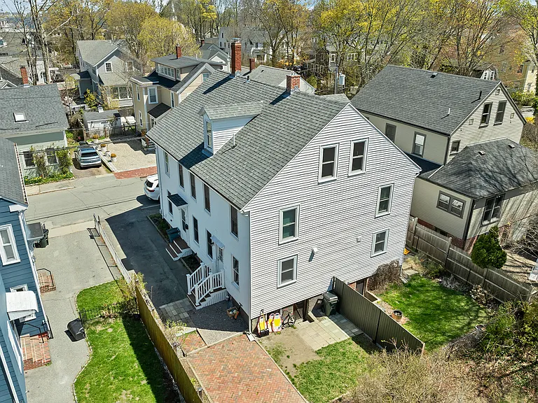 16-18 Chestnut St — Photo 1