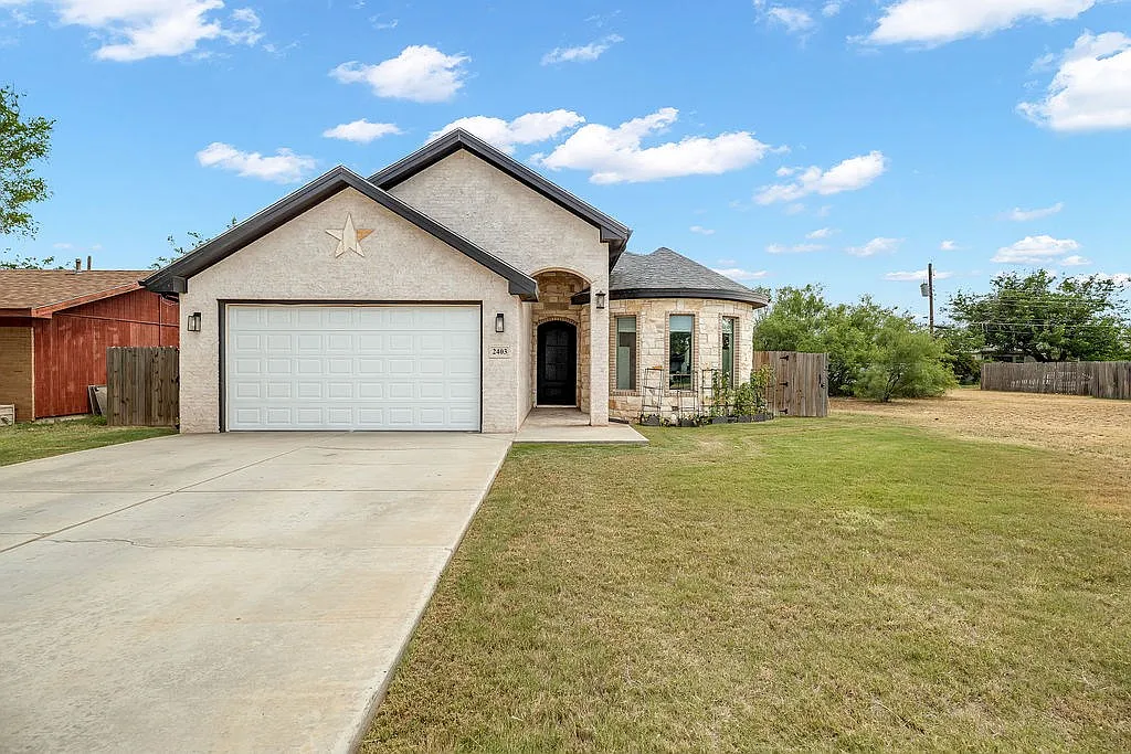 3 bed, 2.0 bath, 1950 sqft, $3,000 — Photo 3