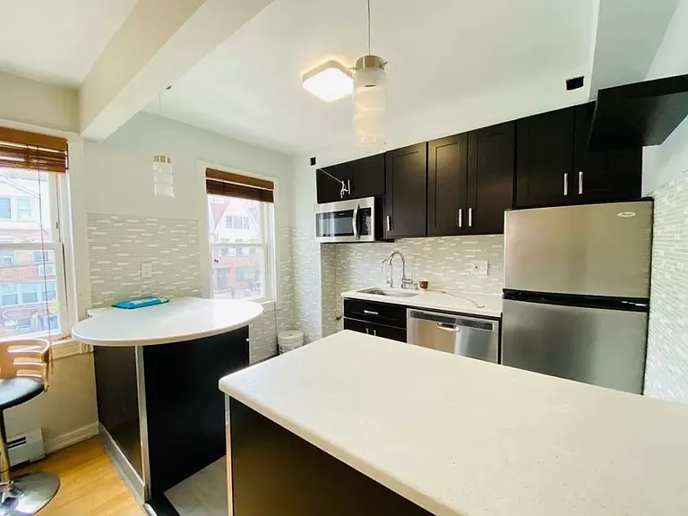 21-22 29th St #2 — Photo 4