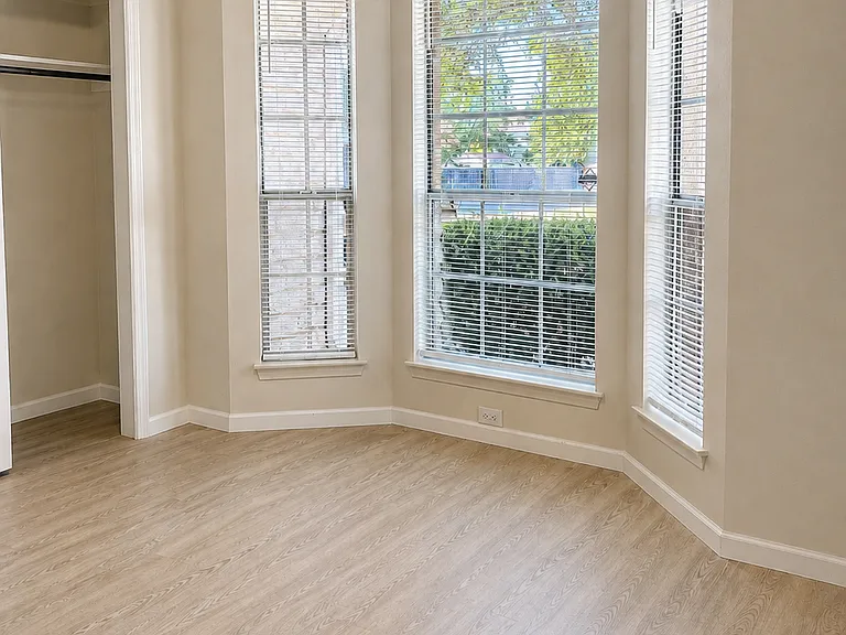 1017 Reynaldo St — Photo 10