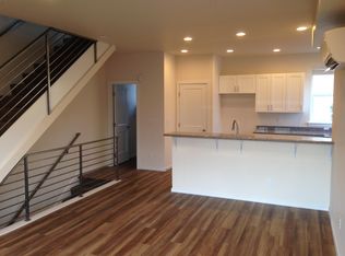 3318A W Government Way, Seattle, WA 98199