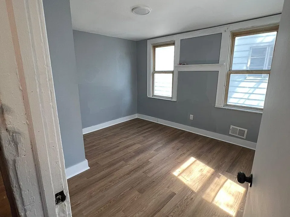 79 Delmar Pl #1