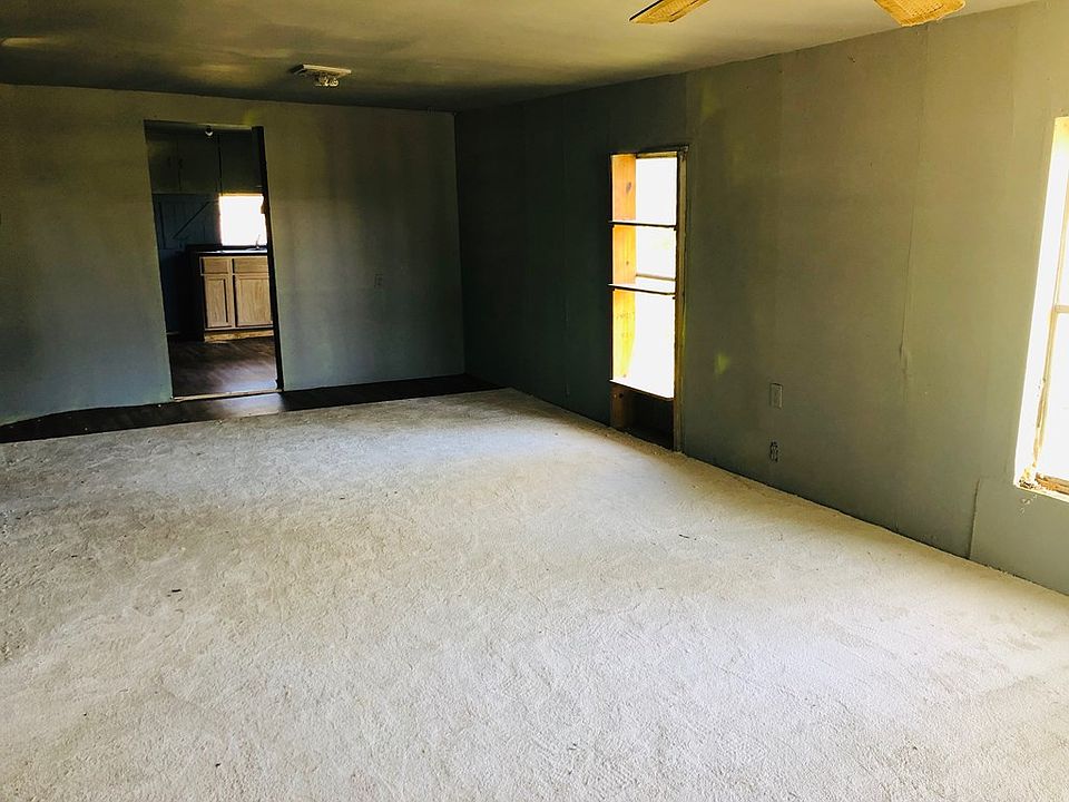 2nd image of 219 Pepper St SE