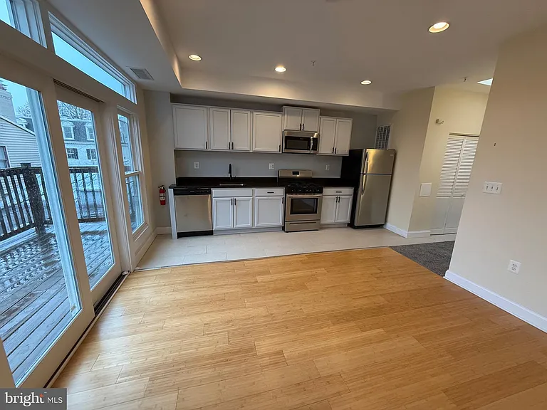 532 8th St SE #3 — Photo 4