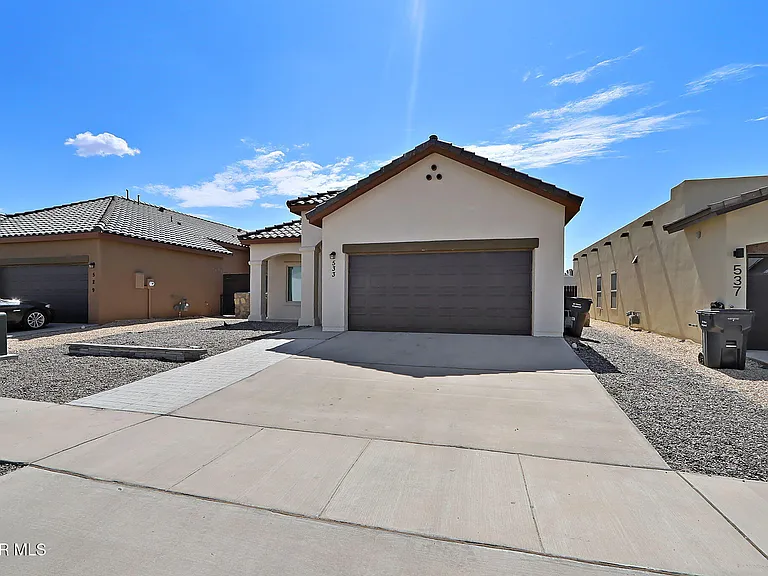 533 Paseo Modesto Dr — Photo 2