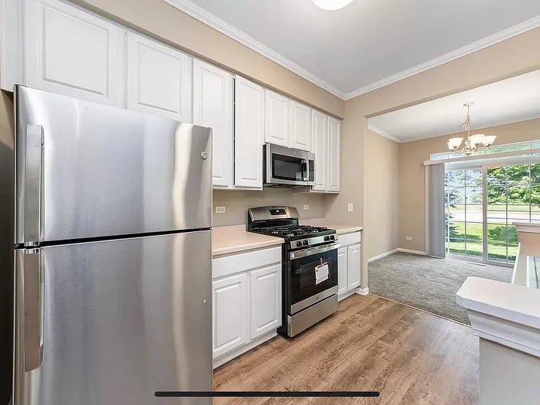 242 S Oak Creek Ln — Photo 3