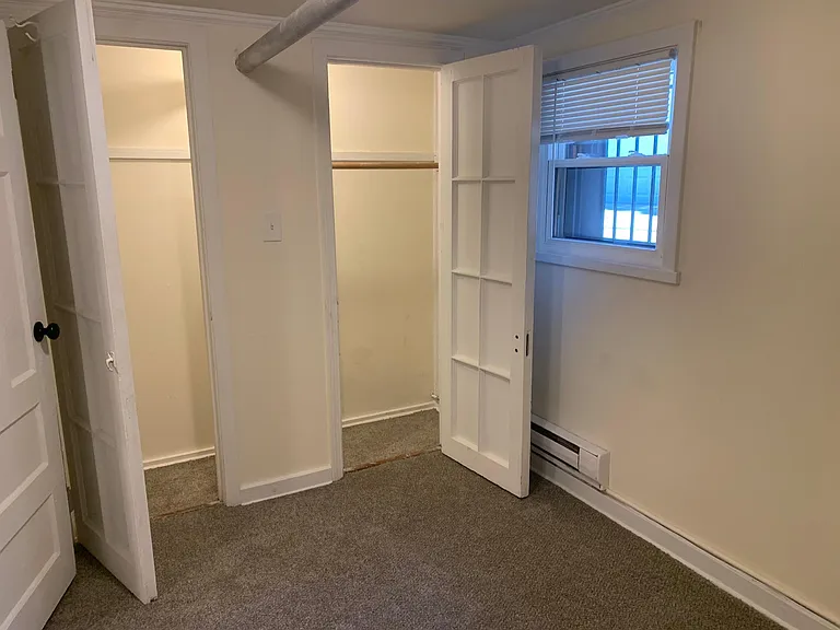 1045 W Barry Ave — Photo 5