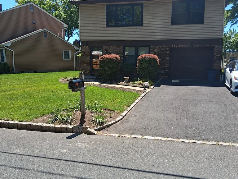 2176 Halsey St #1 — Photo 1