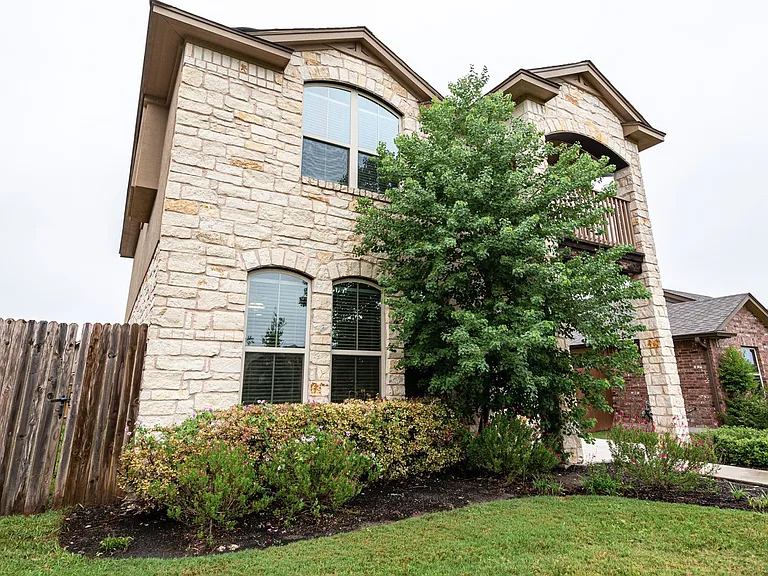605 Allenscreek Way — Photo 2