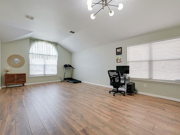 5th image of 106 Lakefront Dr
