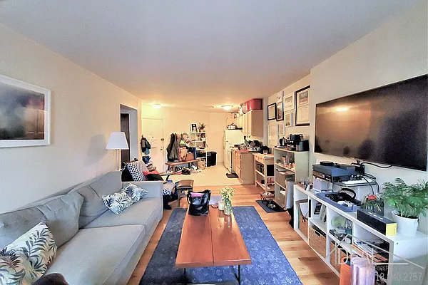 Rented by Ideal Properties Group | media 3