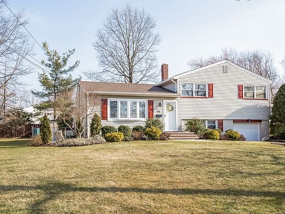 3rd image of 52 Glenwood Road