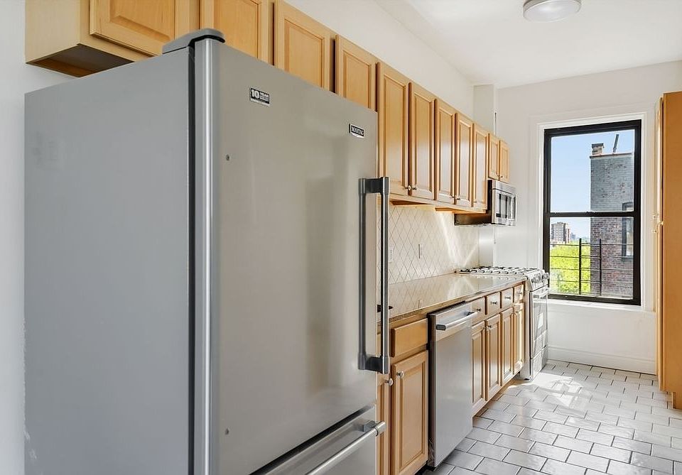 1st image of 415 Washington Ave APT 61