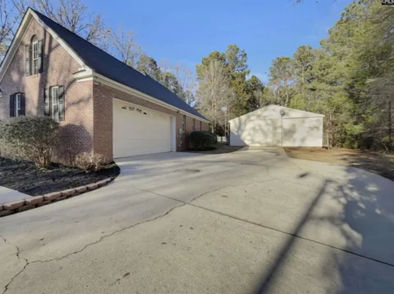 3 bed, 2.5 bath, 2189 sqft, $1,900 — Photo 3