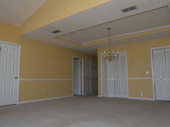 5th image of 795 E Northfield Blvd