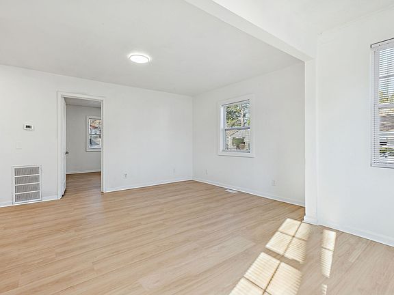 5th image of 12 Frailey Pl