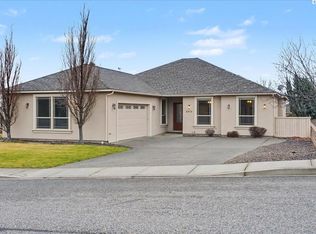 2815 Riverbend Dr, Richland, WA 99353