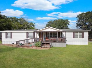 219 S Pecan St #1, Hallettsville, TX 77964