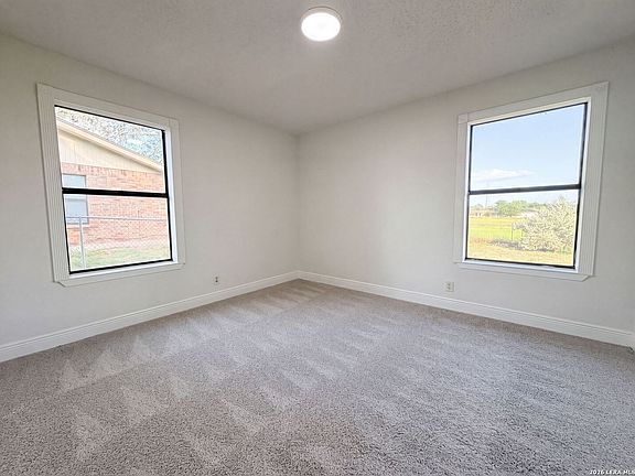 4th image of 1308 LONGHORN DR