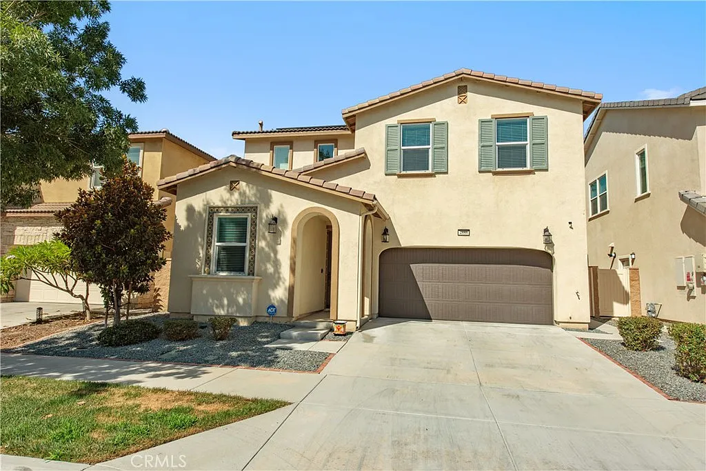 4 bed, 2214 sqft, $4,000 — Photo 2