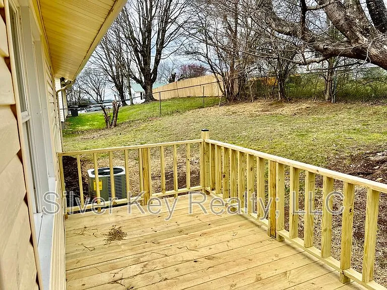 206 Riggs St — Photo 15