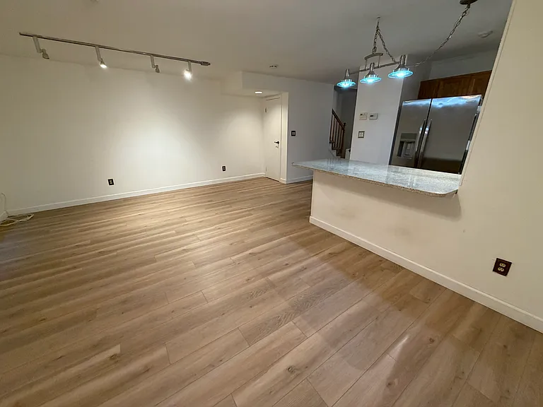 503 Sara Cir — Photo 9