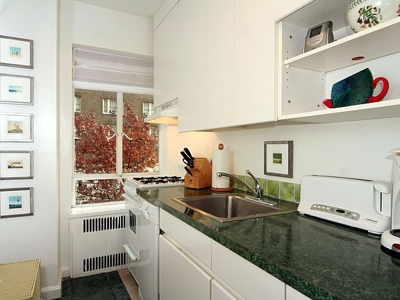 3rd image of 565 W End Ave APT 4F