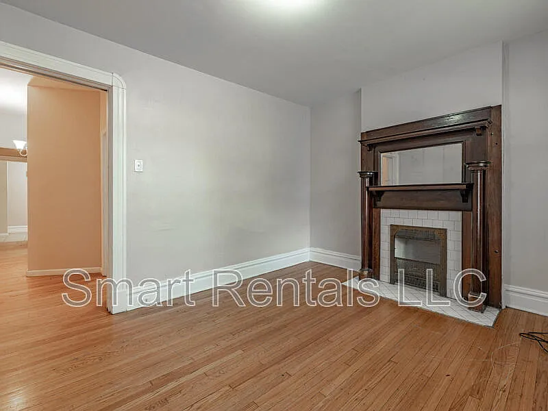 Building Photo - 3450 Giles Ave #1F