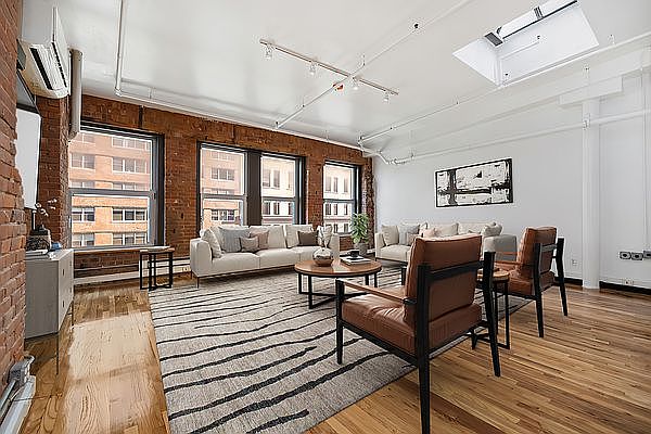 1st image of 6 W 14th St #4B