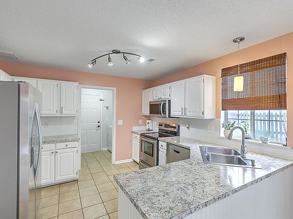 4th image of 312 Parish Parc Dr