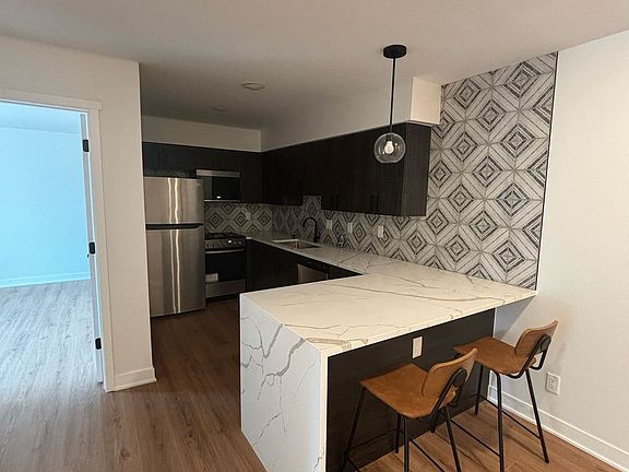 5th image of 1701 N Rosewood Ave APT 4