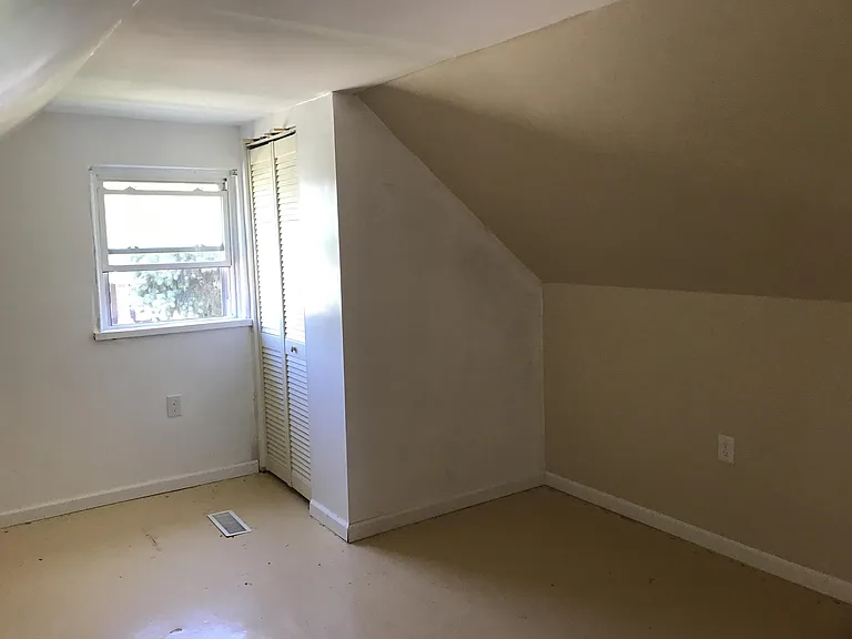 4737 Plover Ave — Photo 11