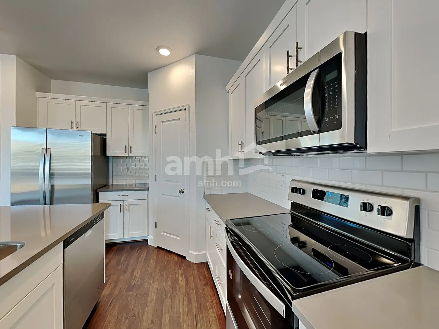 3 bed, 2.5 bath, 1766 sqft, $2,275 — Photo 3
