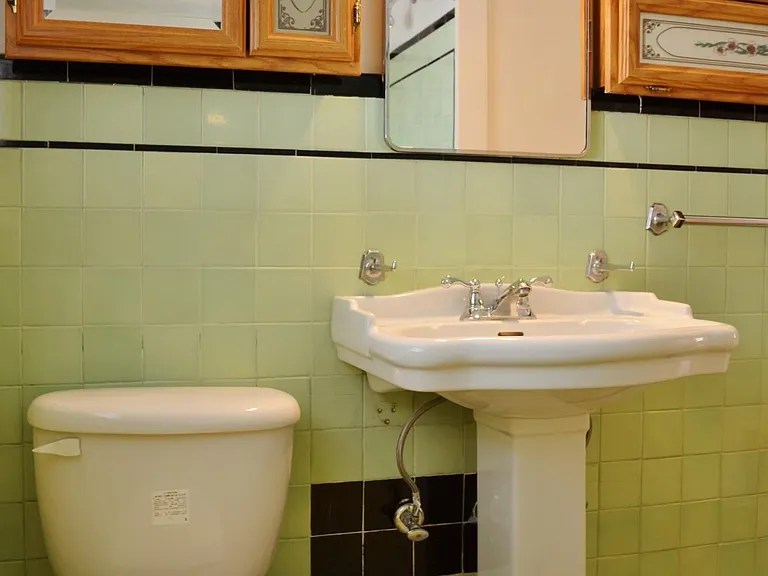 2559 Dellwood Ave — Photo 20