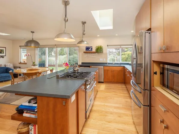 415 Saint John Ave, Half Moon Bay, CA 94019