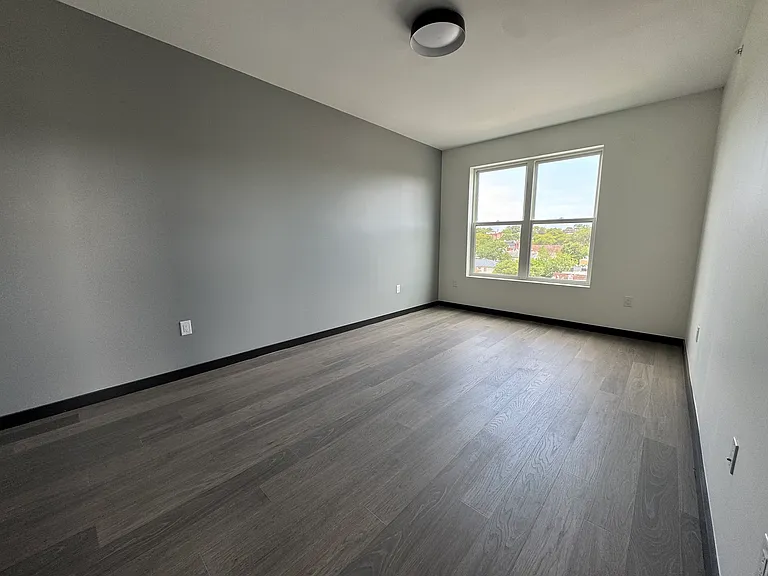 138 Mallory Ave #502 — Photo 3
