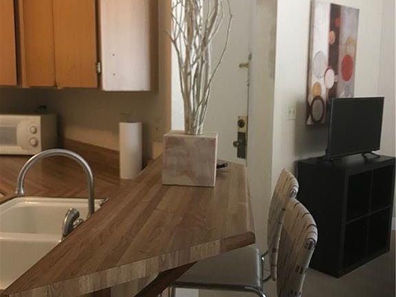 5th image of 480 Elm Dr Unit 205
