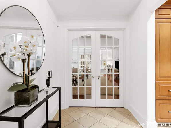 1 5th Avenue image 1 of 8