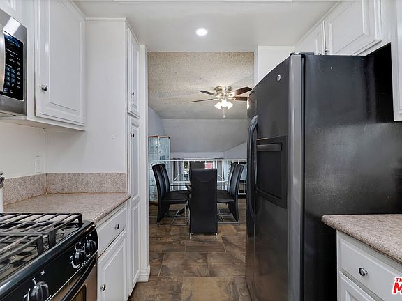 4th image of 14401 Plummer St Unit 6