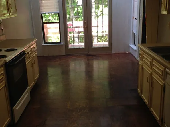 8610 Woodcreek Ct, Douglasville, GA 30135